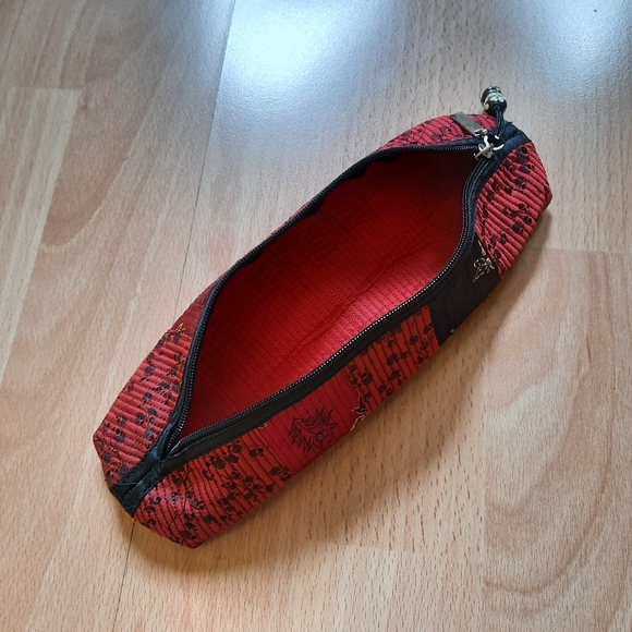 Pencil case 🌺 - Picture 3 of 3